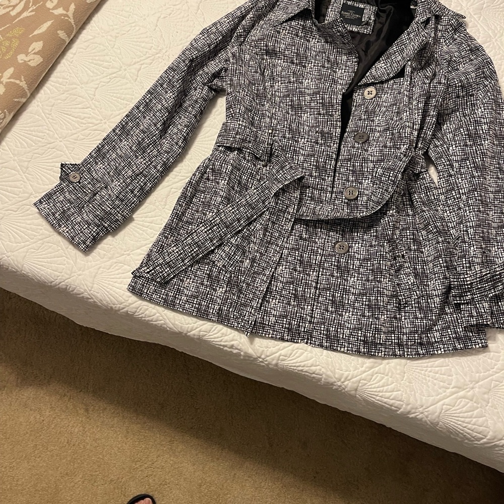 Faded Glory Black and White Patterned Jacket